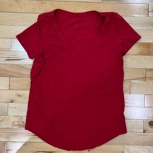 Lululemon short sleeve red Vneck tee shirt size S good for workout or casual
